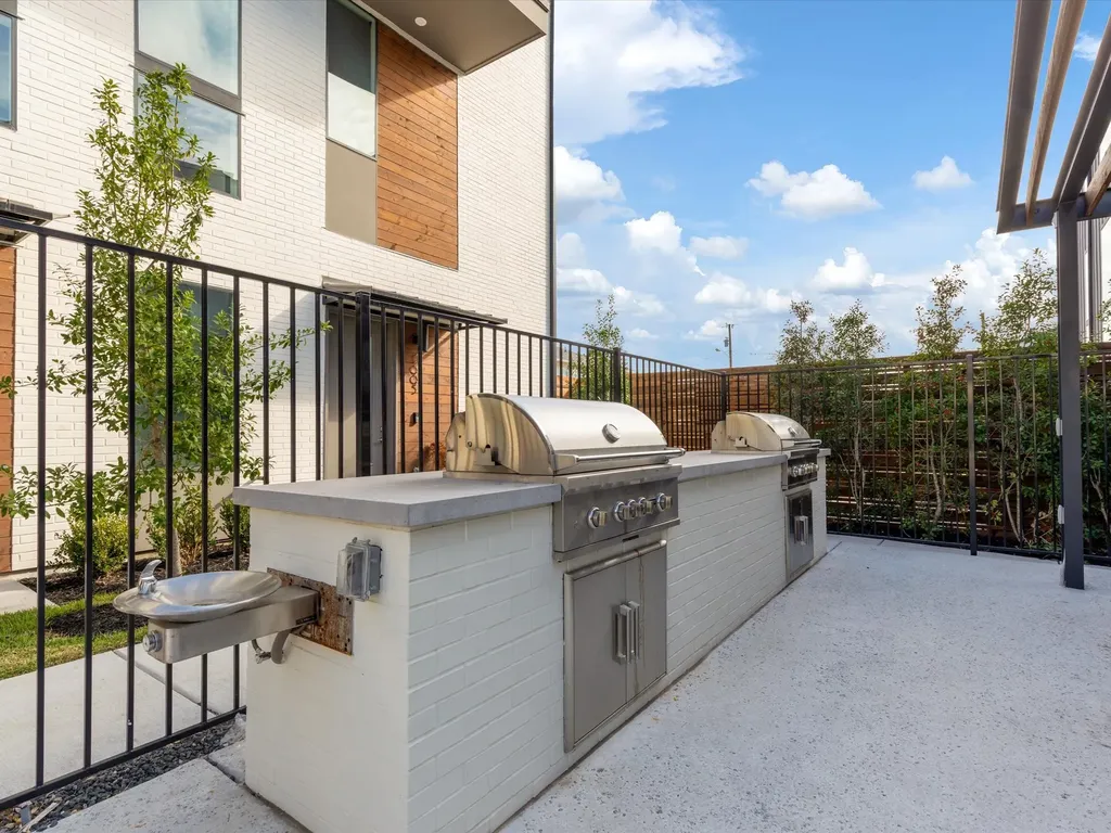 2128 Ashby Street Dallas TX 75204