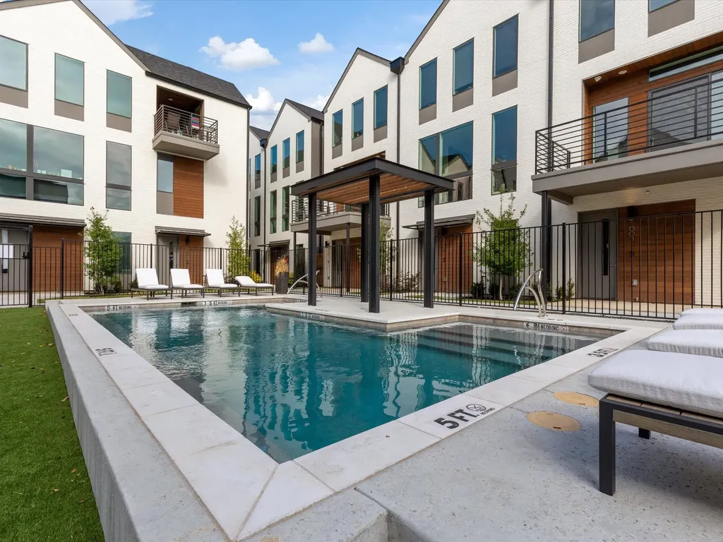 2128 Ashby Street Dallas TX 75204