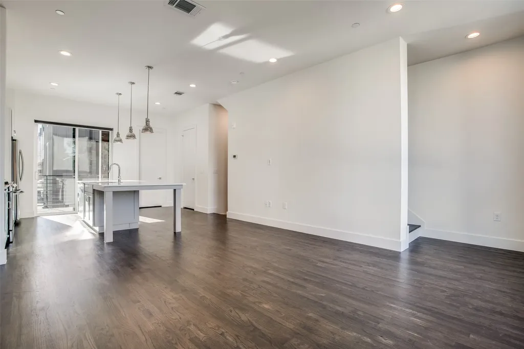 2128 Ashby Street Dallas TX 75204