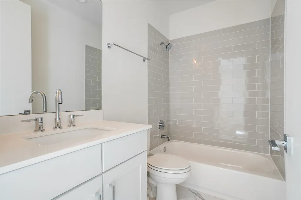 2128 Ashby Street Dallas TX 75204