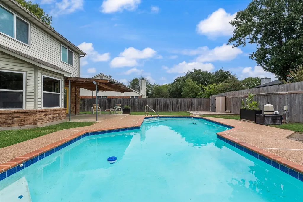 7806 Park Lane Rowlett TX 75089