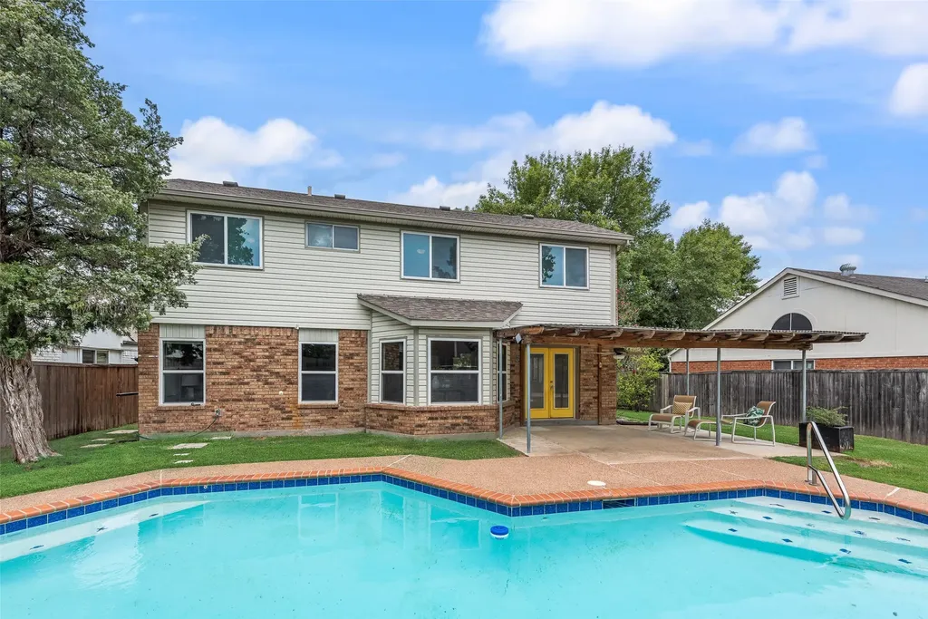 7806 Park Lane Rowlett TX 75089