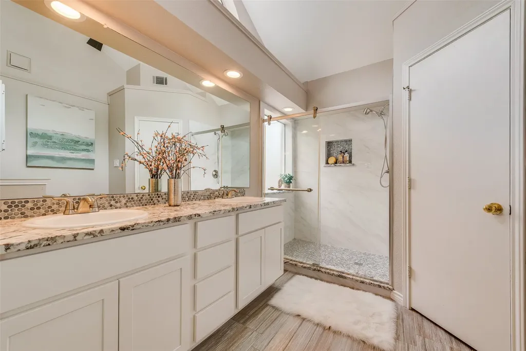 7806 Park Lane Rowlett TX 75089
