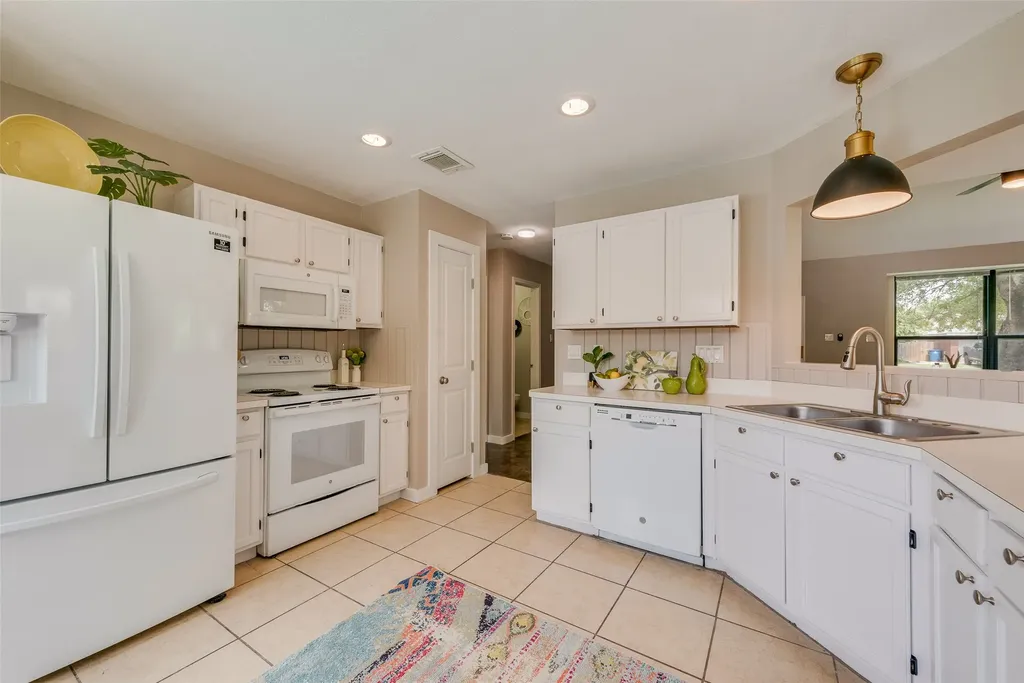 7806 Park Lane Rowlett TX 75089