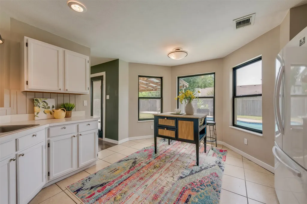 7806 Park Lane Rowlett TX 75089