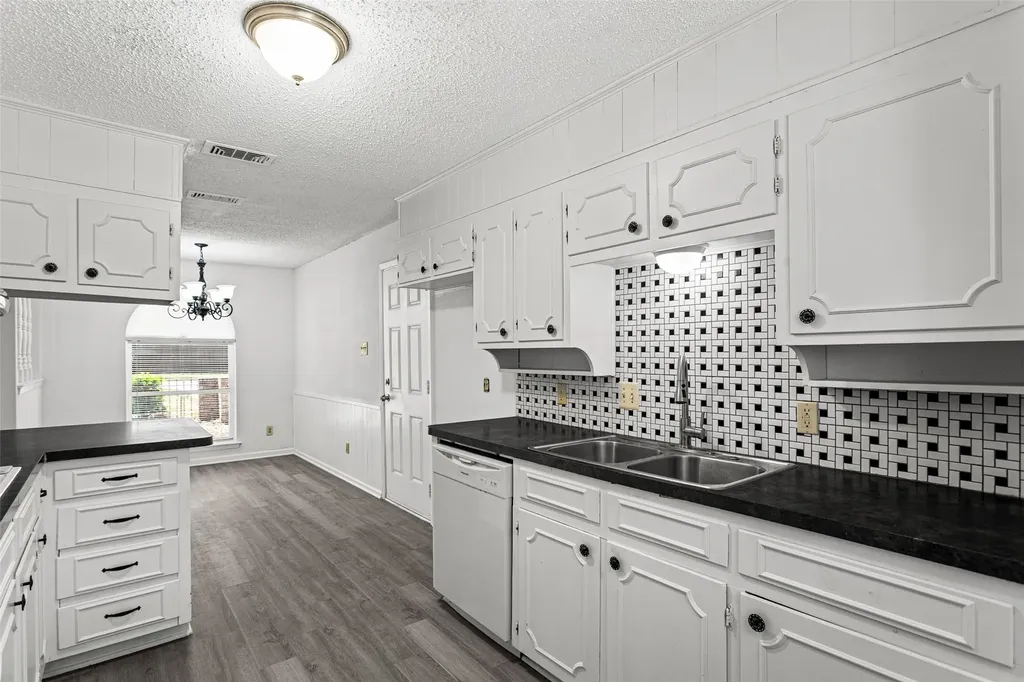 529 Georgetown Drive Everman TX 76140