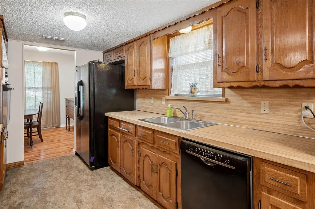 2022 Huntington Drive Grand Prairie TX 75051