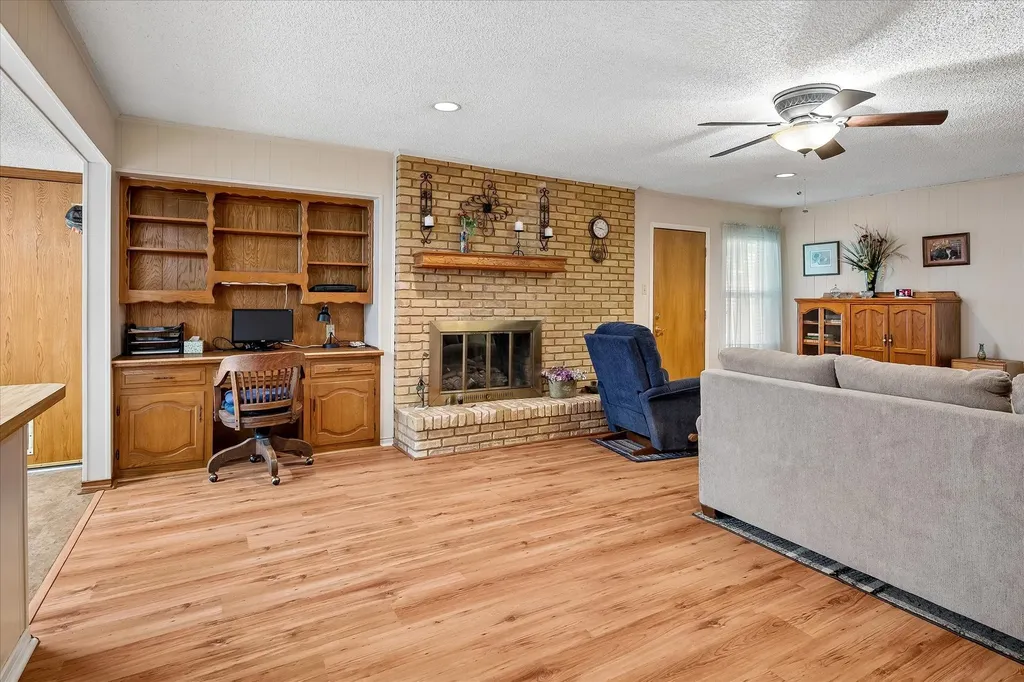 2022 Huntington Drive Grand Prairie TX 75051