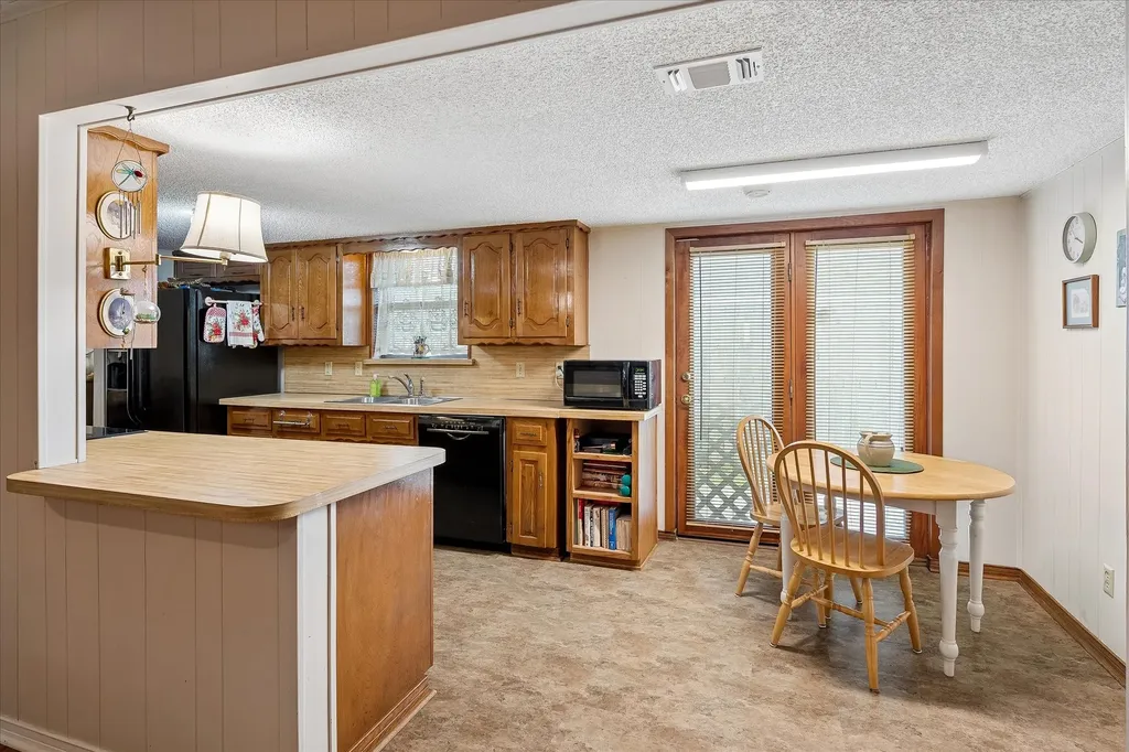 2022 Huntington Drive Grand Prairie TX 75051