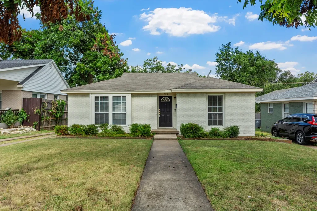 702 Westmount Avenue Dallas TX 75211