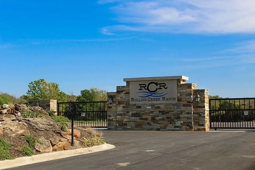 7076 Heathington Boulevard Granbury TX 76049