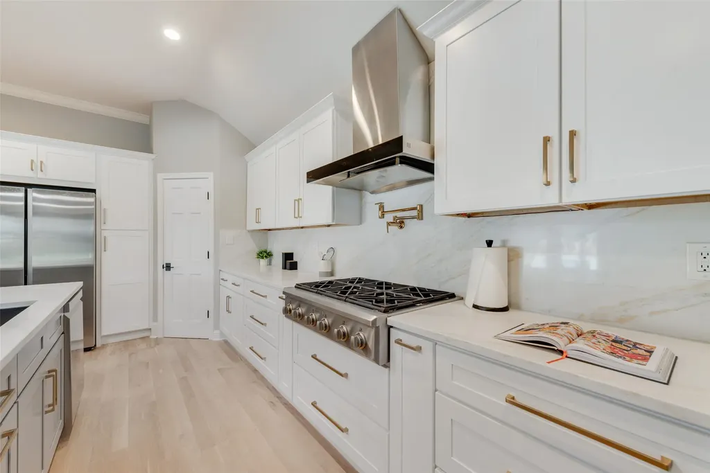 6902 Deloache Avenue Dallas TX 75225