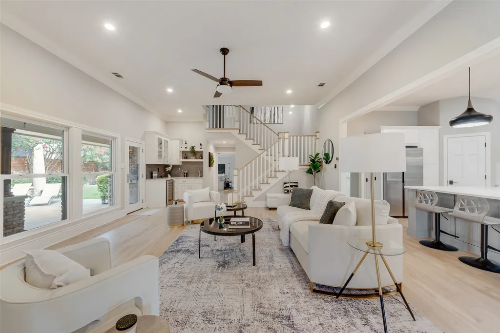 6902 Deloache Avenue Dallas TX 75225
