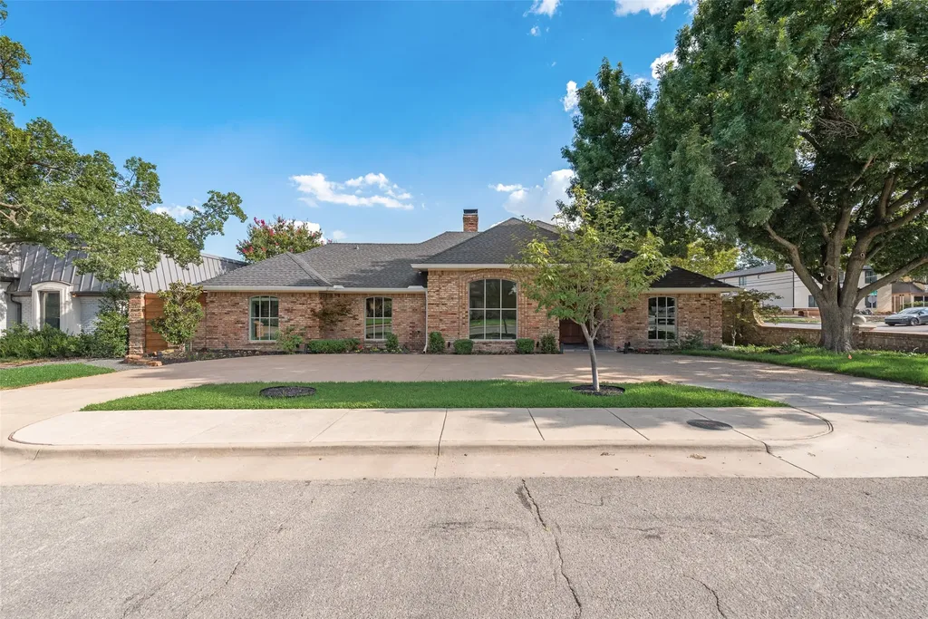 6902 Deloache Avenue Dallas TX 75225
