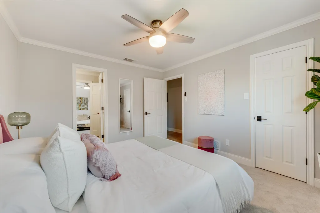 6902 Deloache Avenue Dallas TX 75225