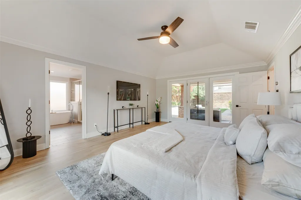 6902 Deloache Avenue Dallas TX 75225