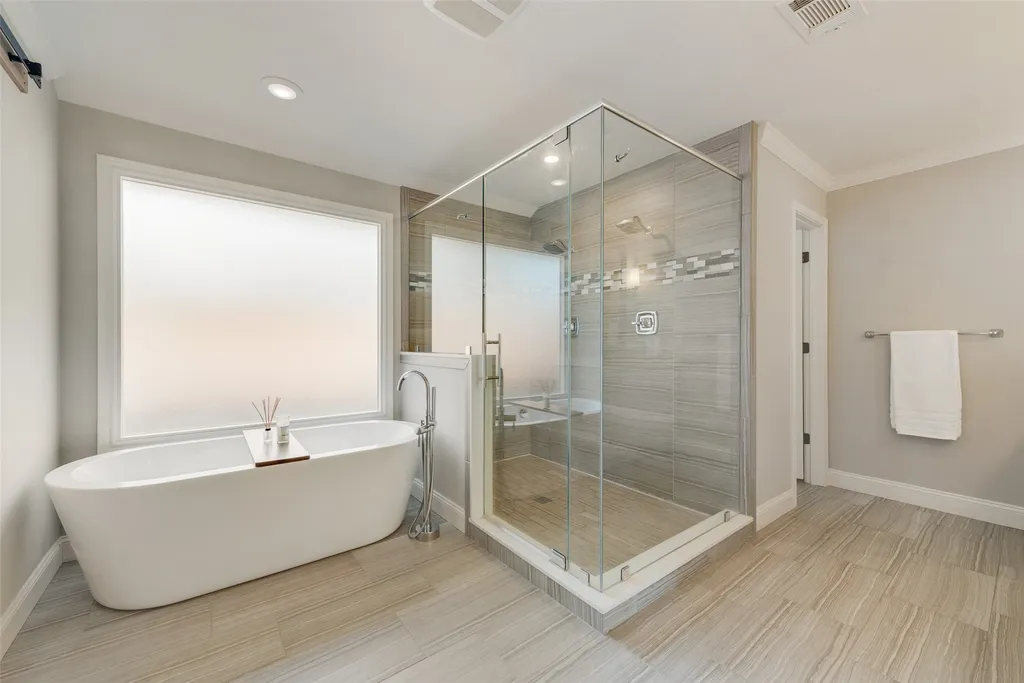 6902 Deloache Avenue Dallas TX 75225