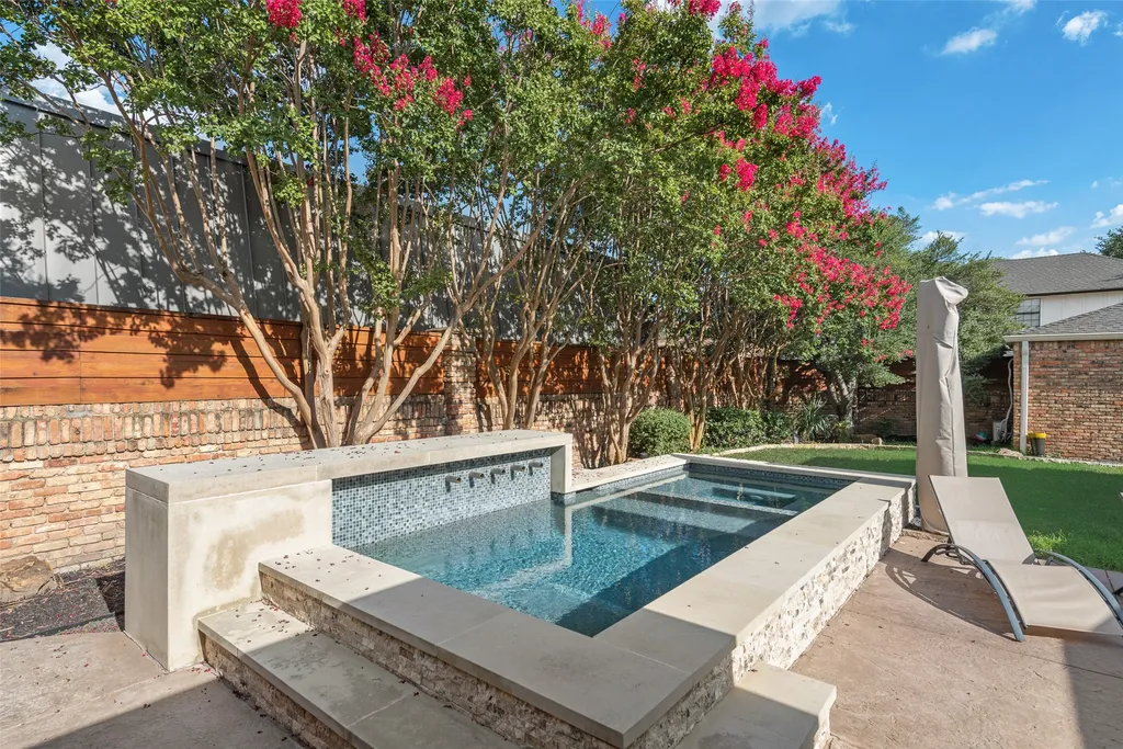 6902 Deloache Avenue Dallas TX 75225