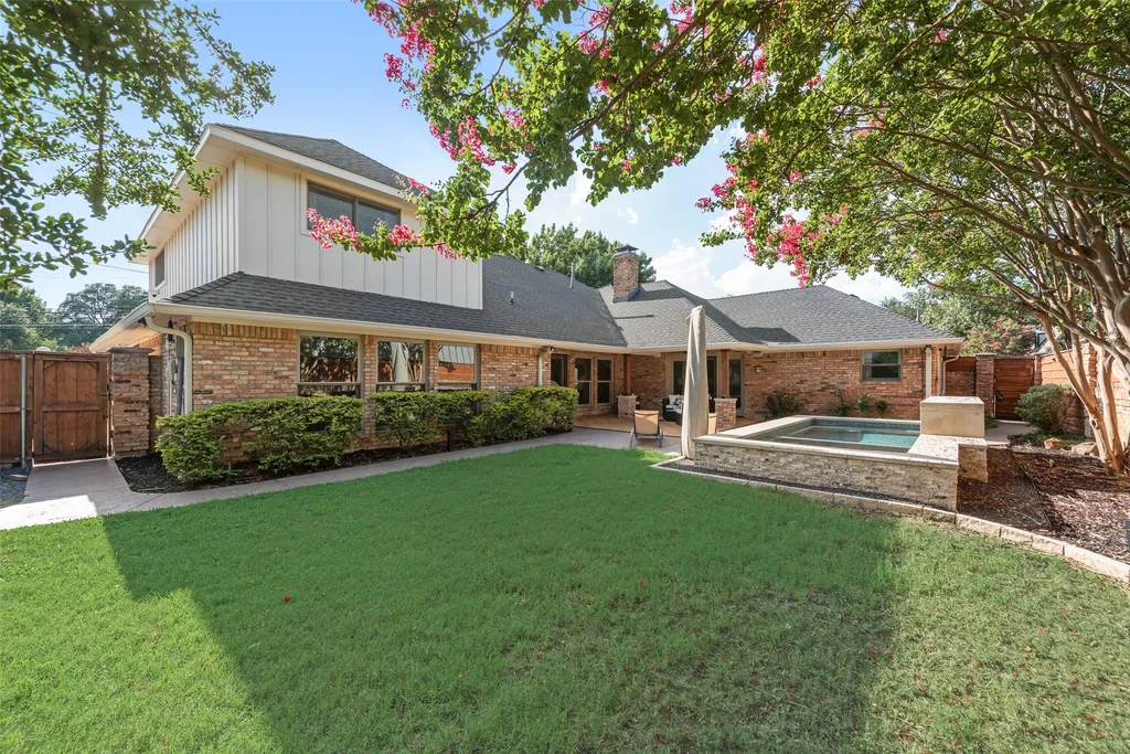 6902 Deloache Avenue Dallas TX 75225