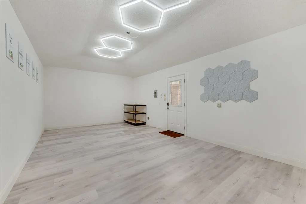 6902 Deloache Avenue Dallas TX 75225