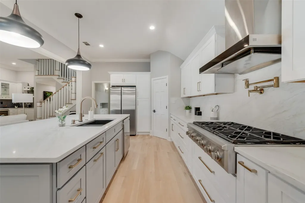 6902 Deloache Avenue Dallas TX 75225