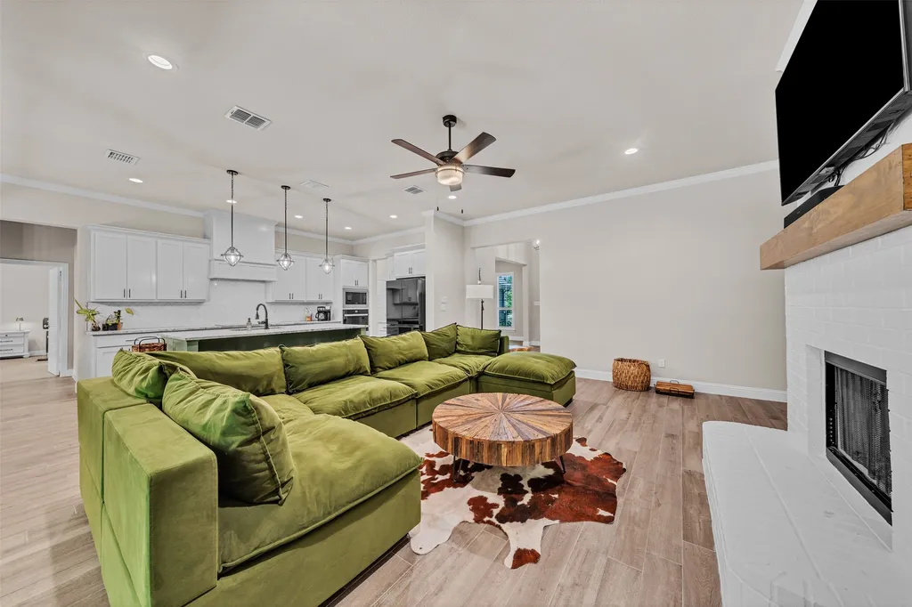 250 Red Top Road Poolville TX 76487