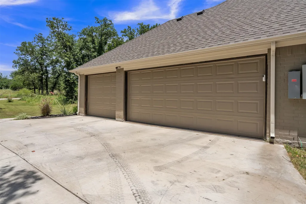 250 Red Top Road Poolville TX 76487