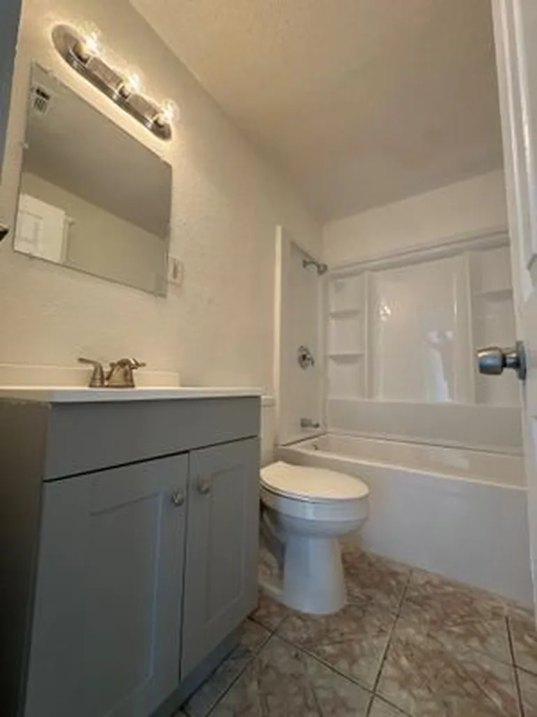 3221 Schieffer Avenue Fort Worth TX 76110