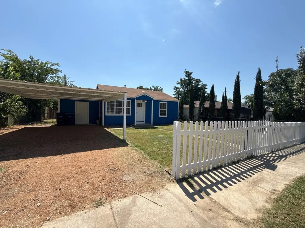 3221 Schieffer Avenue Fort Worth TX 76110