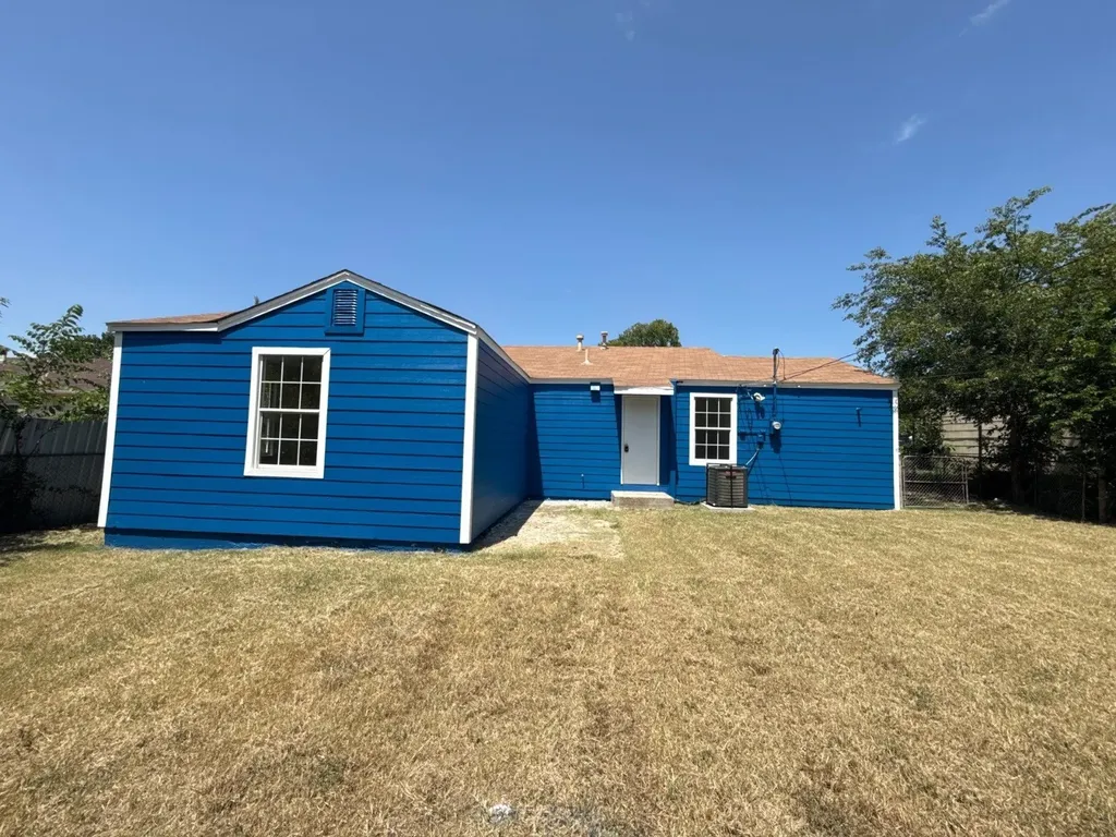 3221 Schieffer Avenue Fort Worth TX 76110