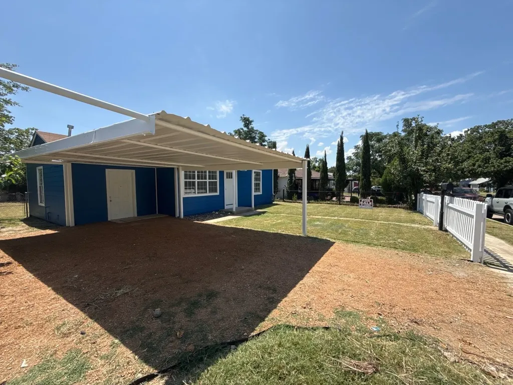 3221 Schieffer Avenue Fort Worth TX 76110