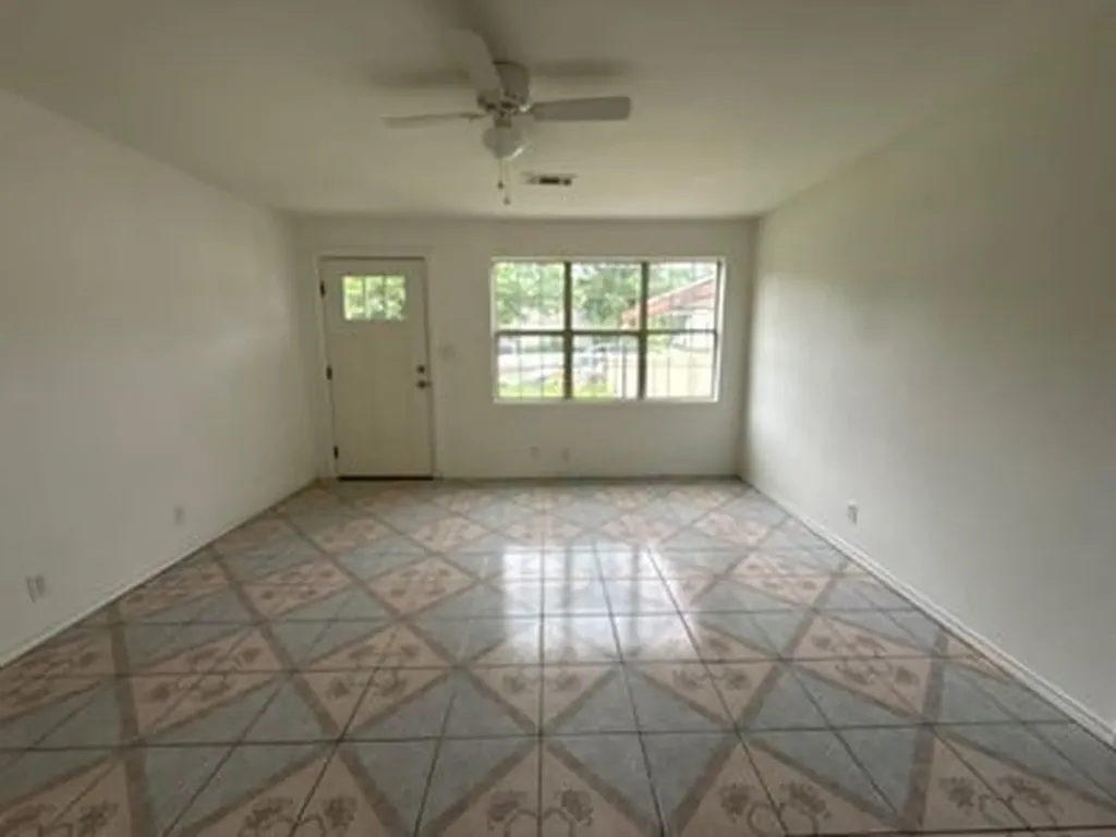 3221 Schieffer Avenue Fort Worth TX 76110