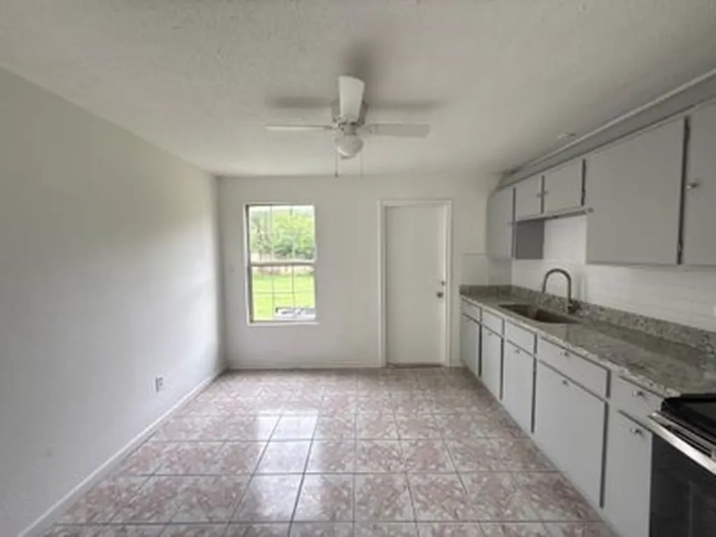 3221 Schieffer Avenue Fort Worth TX 76110