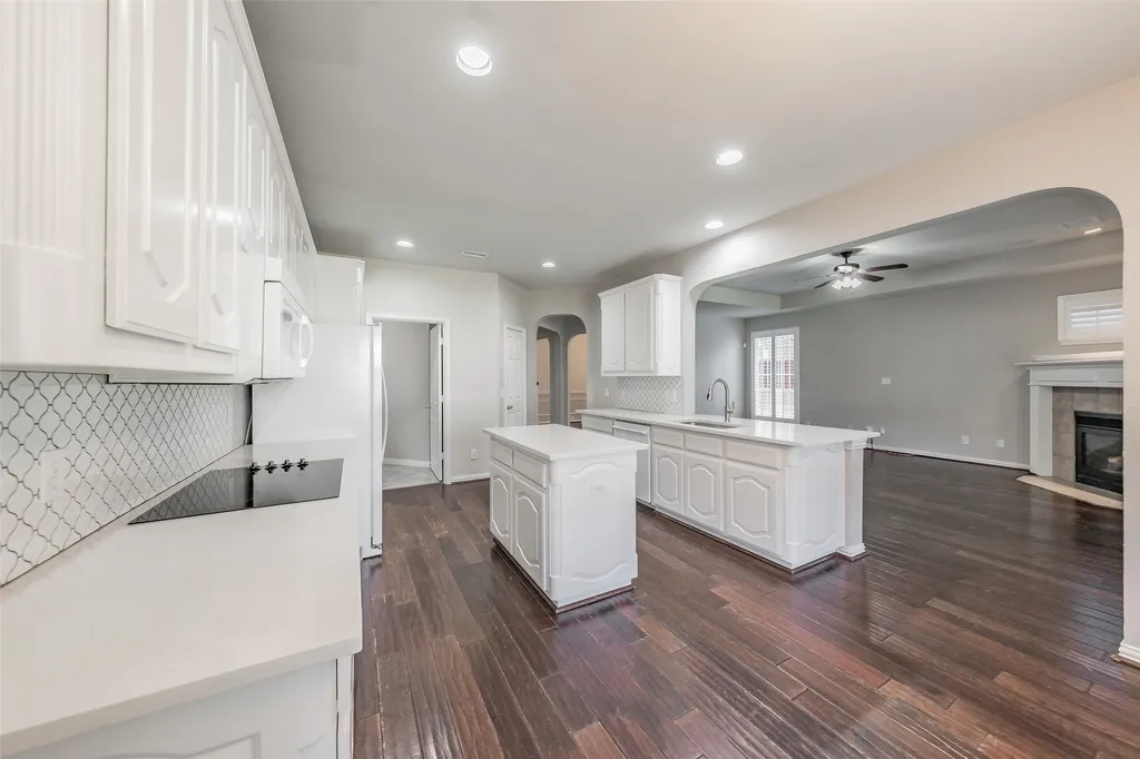 113 Woodland Cove Coppell TX 75019