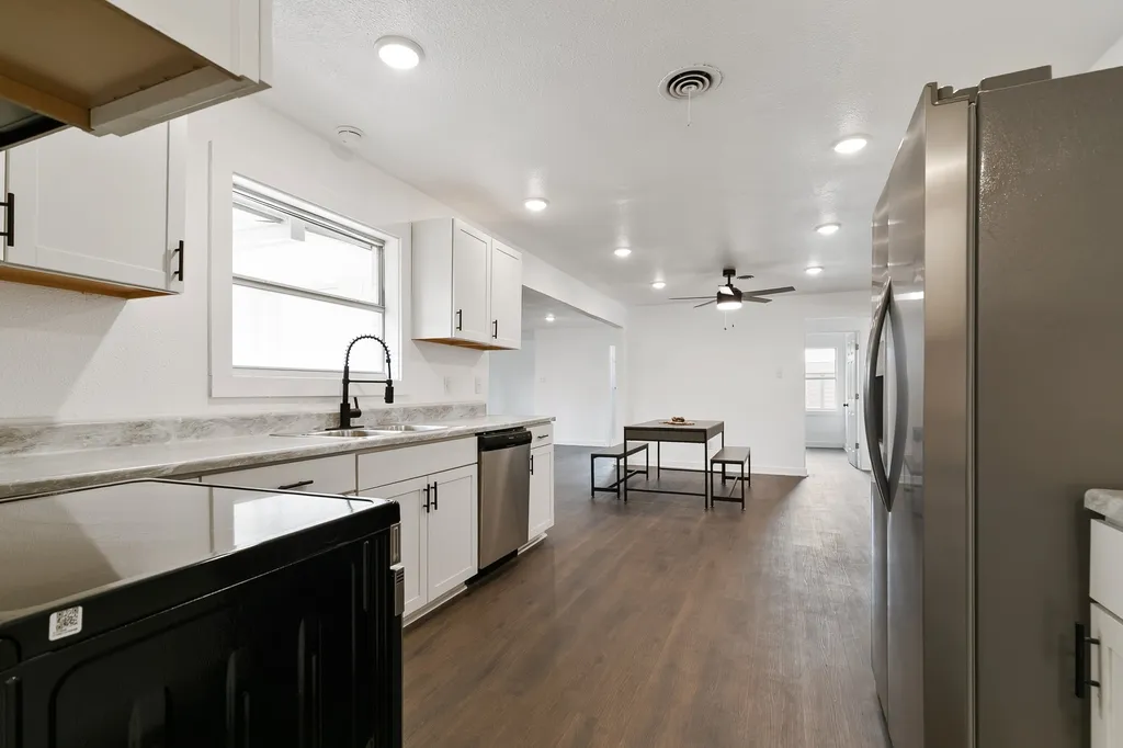 602 Lawson Drive Garland TX 75042