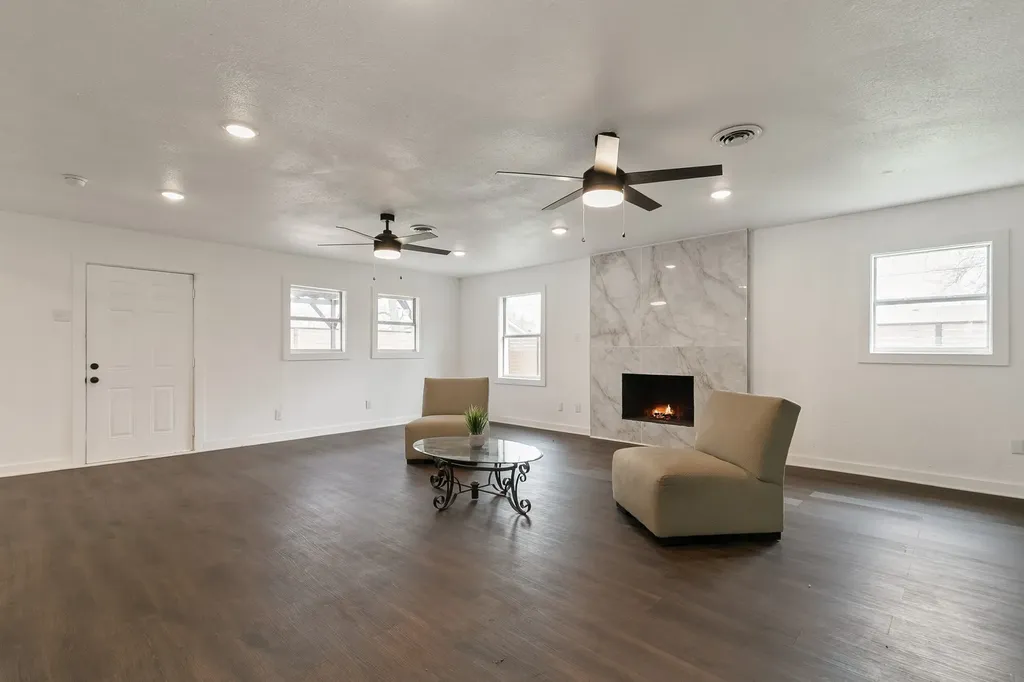 602 Lawson Drive Garland TX 75042