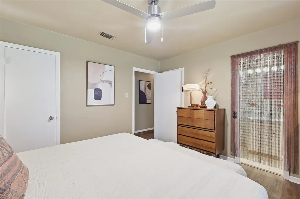 8128 Herndon Drive Benbrook TX 76116
