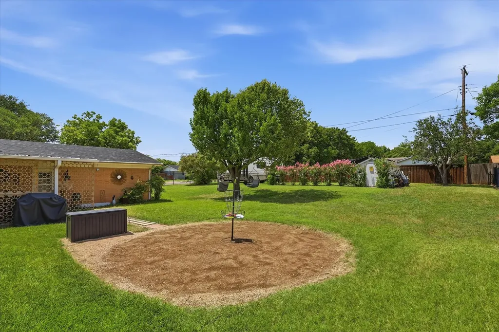 8128 Herndon Drive Benbrook TX 76116
