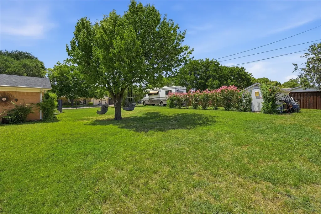 8128 Herndon Drive Benbrook TX 76116