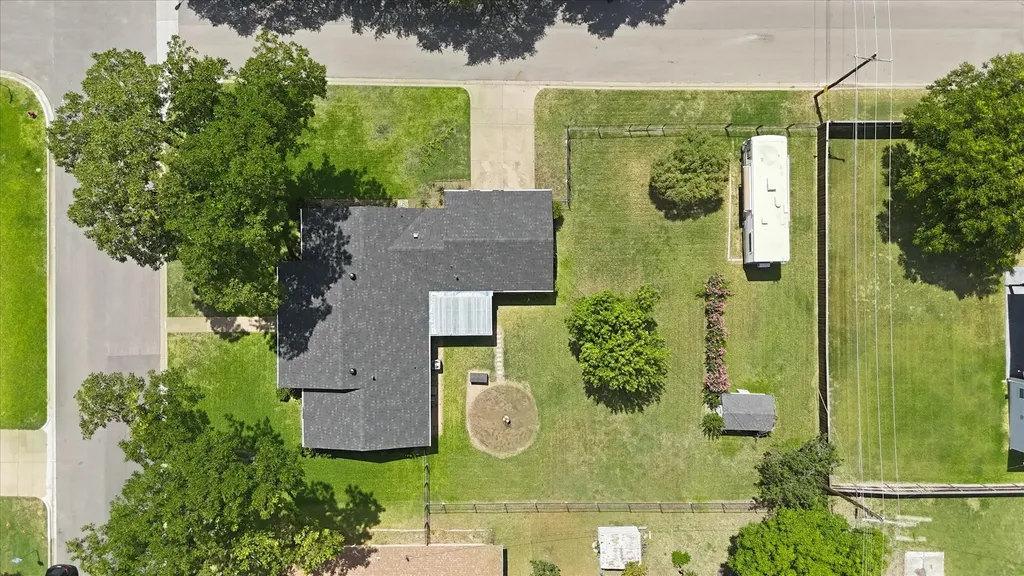 8128 Herndon Drive Benbrook TX 76116