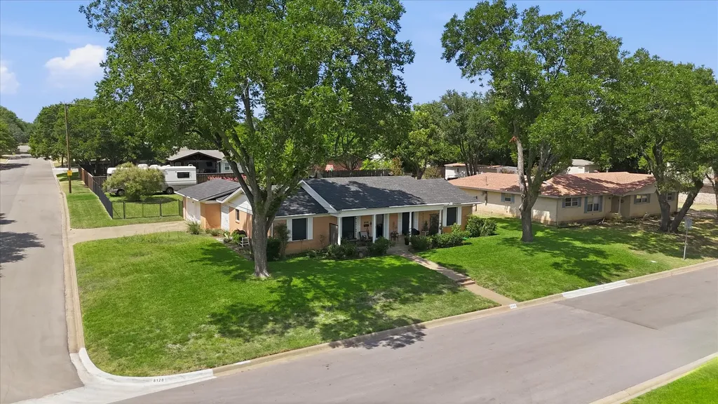 8128 Herndon Drive Benbrook TX 76116