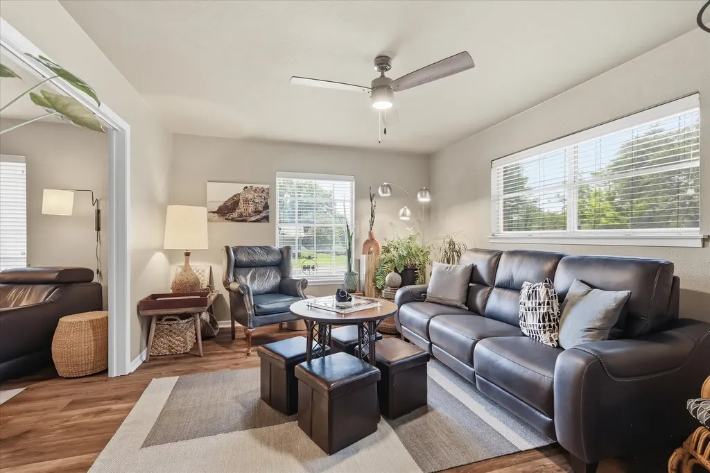 8128 Herndon Drive Benbrook TX 76116