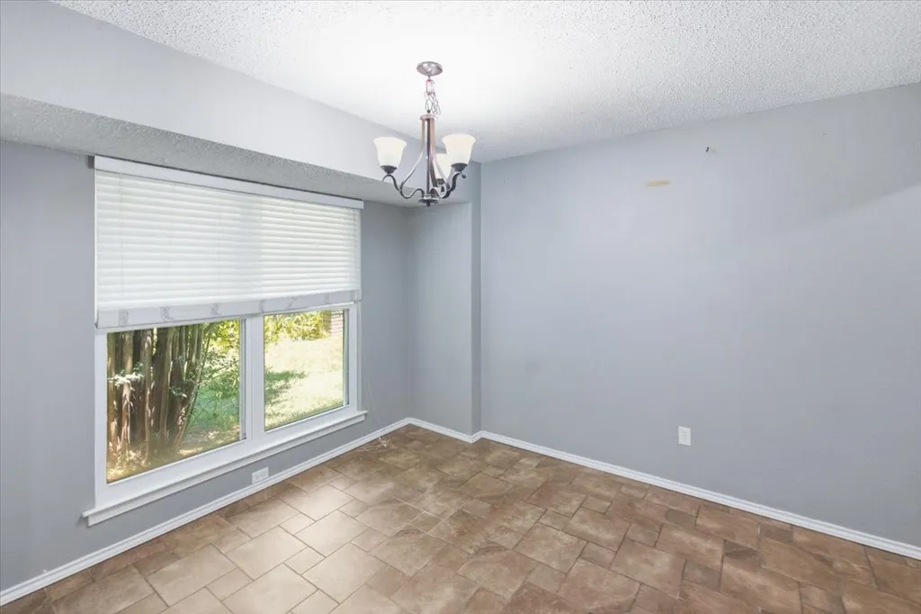 200 Almond Lane Euless TX 76039