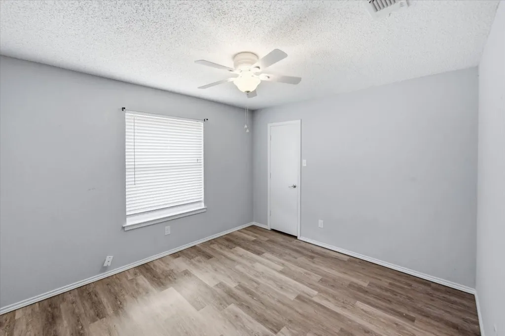 200 Almond Lane Euless TX 76039
