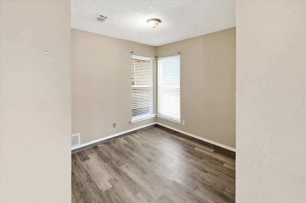 200 Almond Lane Euless TX 76039