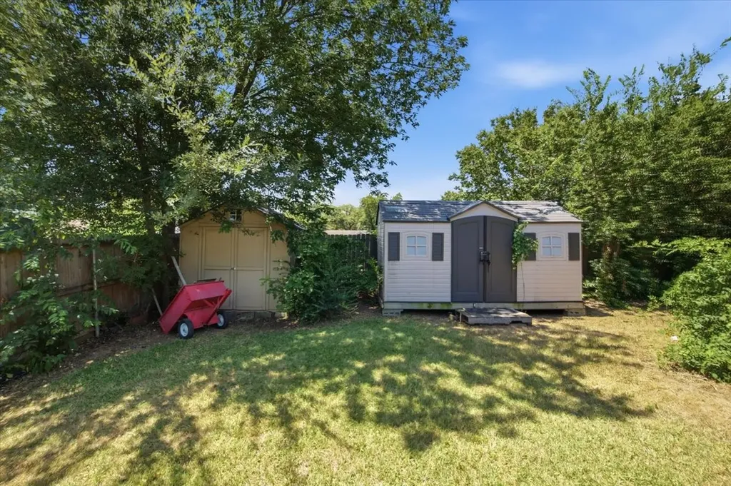 200 Almond Lane Euless TX 76039