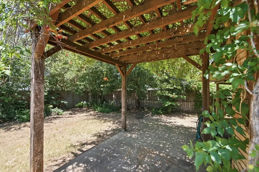 200 Almond Lane Euless TX 76039