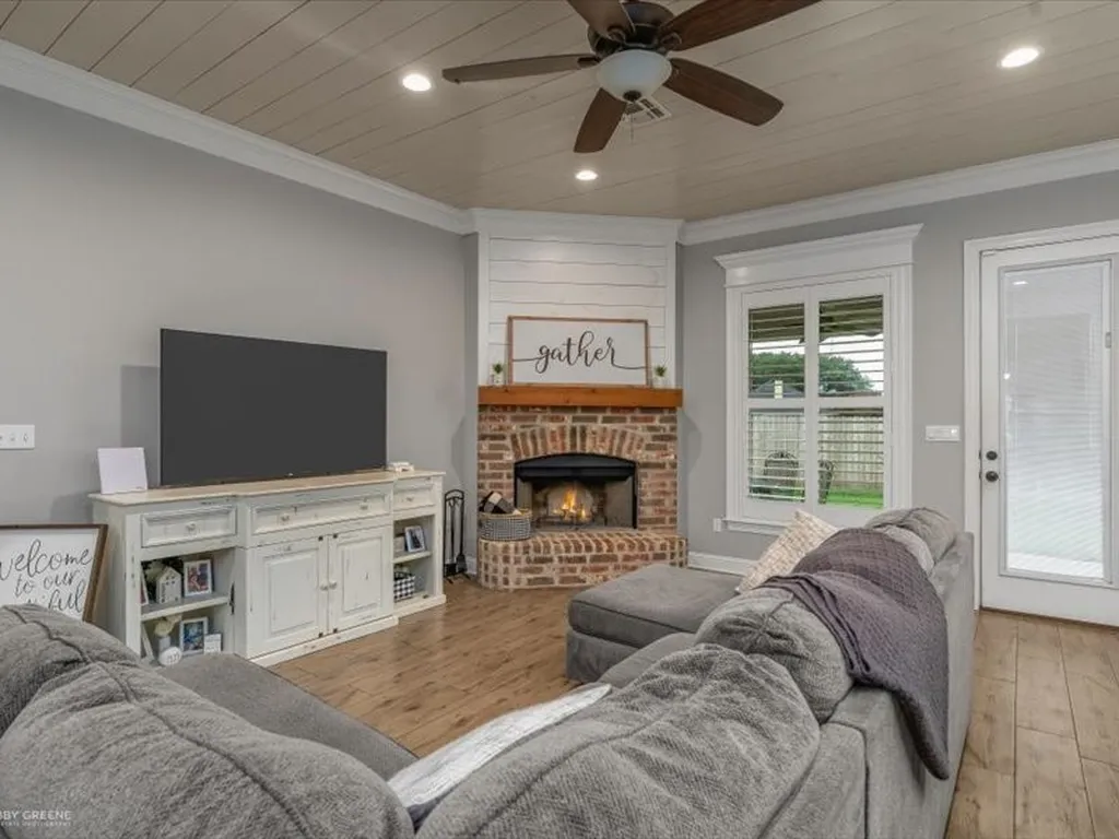 408 Halifax Circle Benton LA 71006