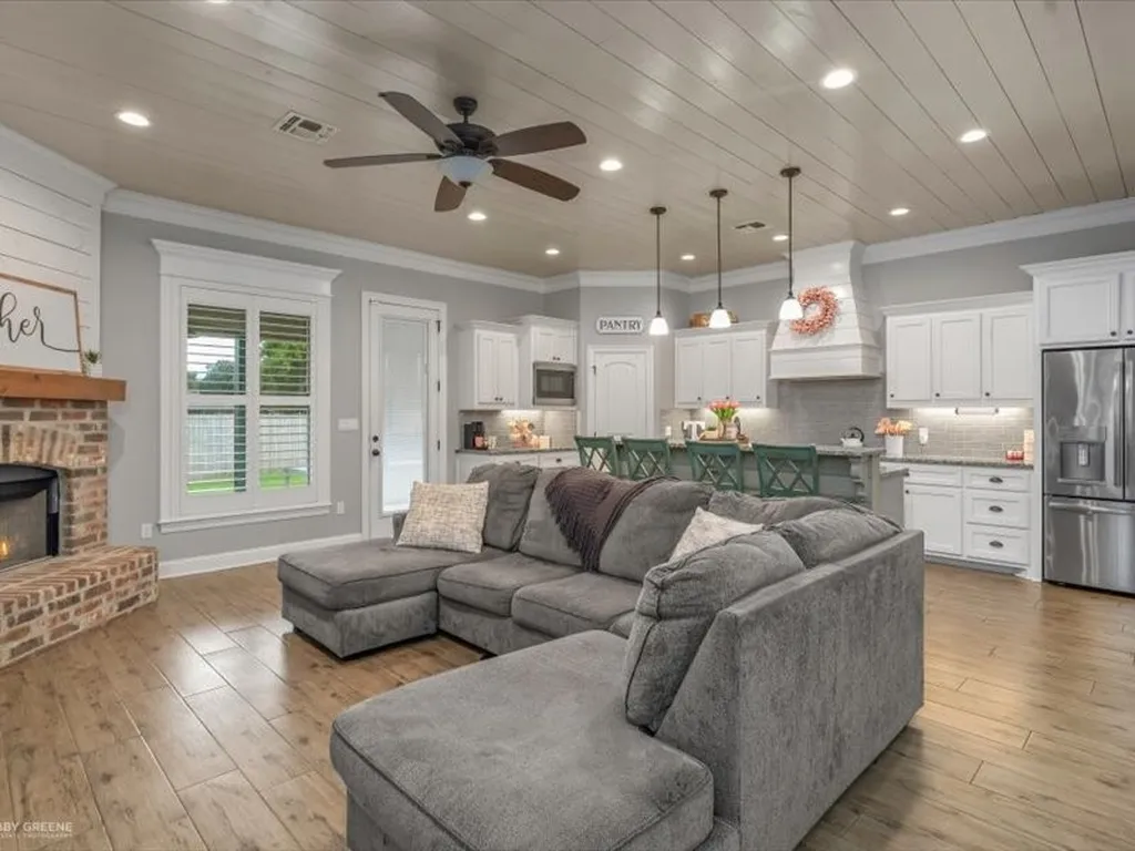 408 Halifax Circle Benton LA 71006