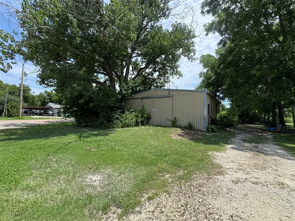 910 Quintard Morgan TX 76671